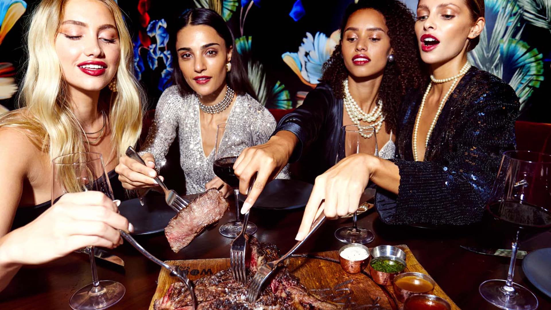 Vegas Miami Papi Steakhouse girls