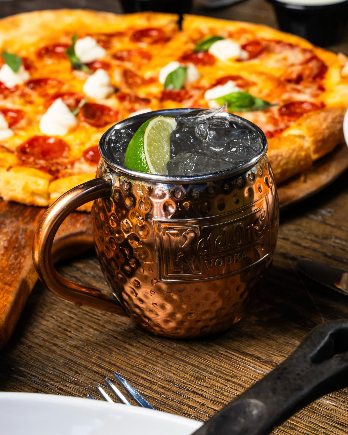 Las Vegas Bottled Blonde Pizza and Drinks