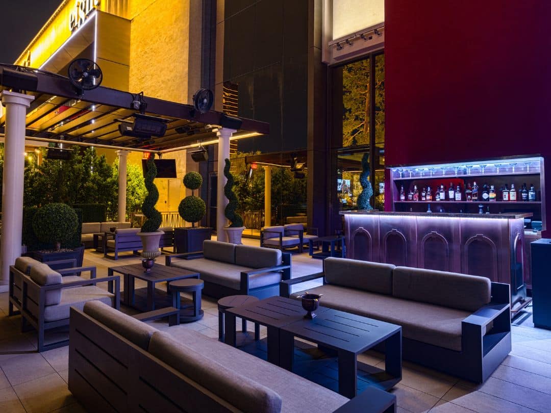 eight cigar lounge outdoor space