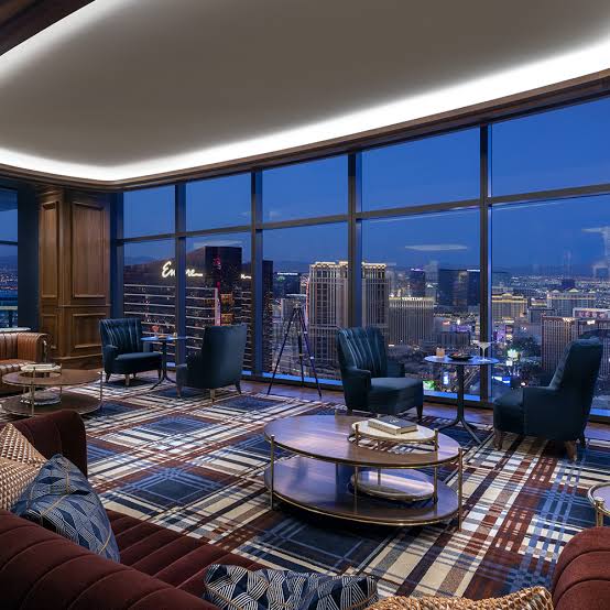 Alle Lounge on 66 at Resorts World Rooftop Strip View