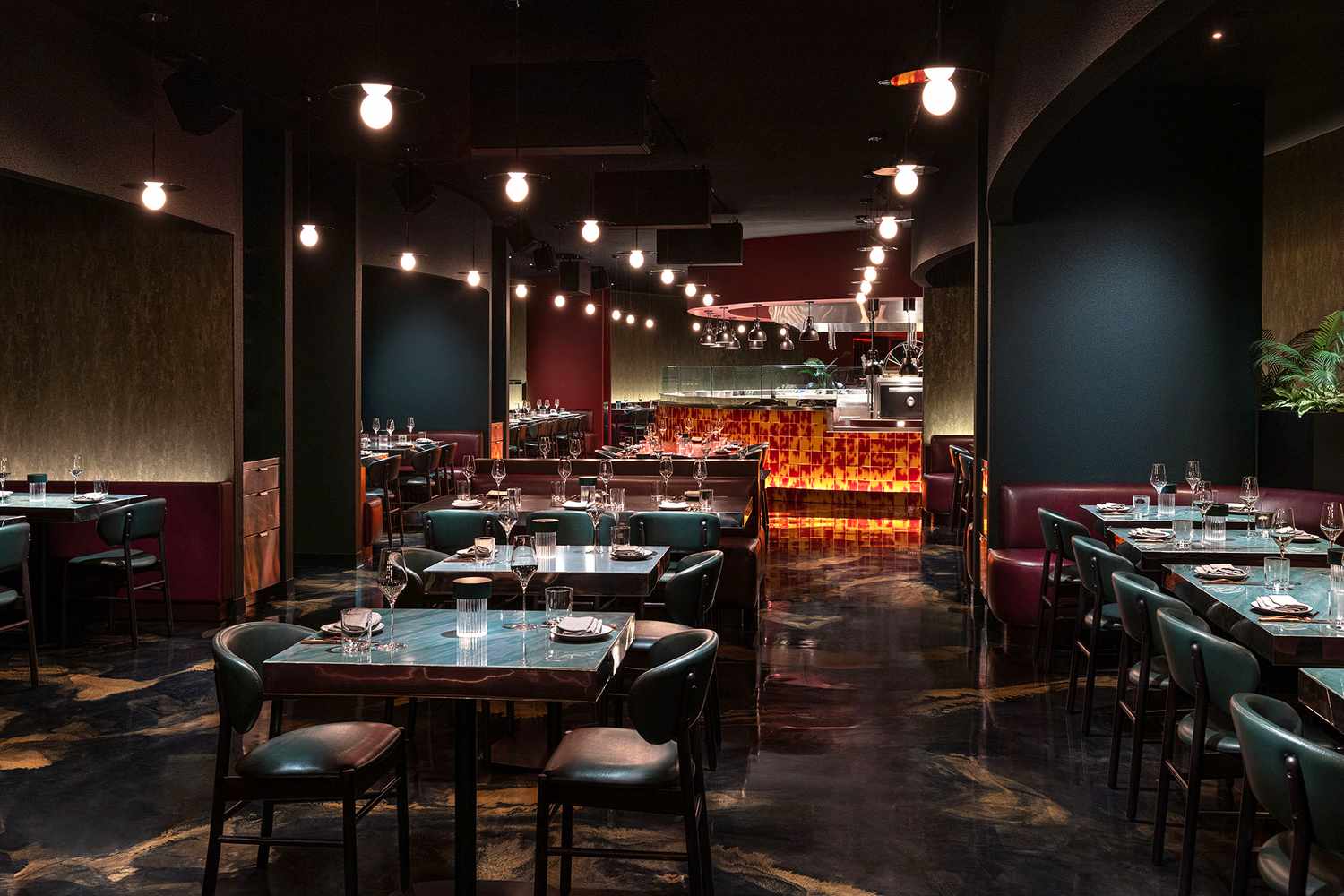Maroon at Sahara in Las Vegas Interior Seating