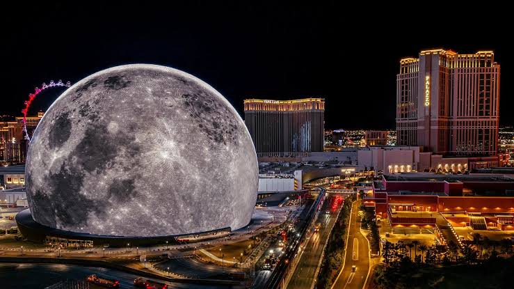 The Sphere Exterior Moon